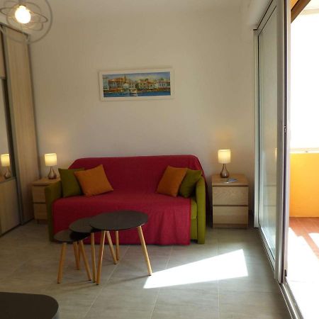 Charmant Studio Climatise Avec Balcon A 50M De La Plage - Le Lavandou Centre-Ville - Fr-1-308-110 Bagian luar foto
